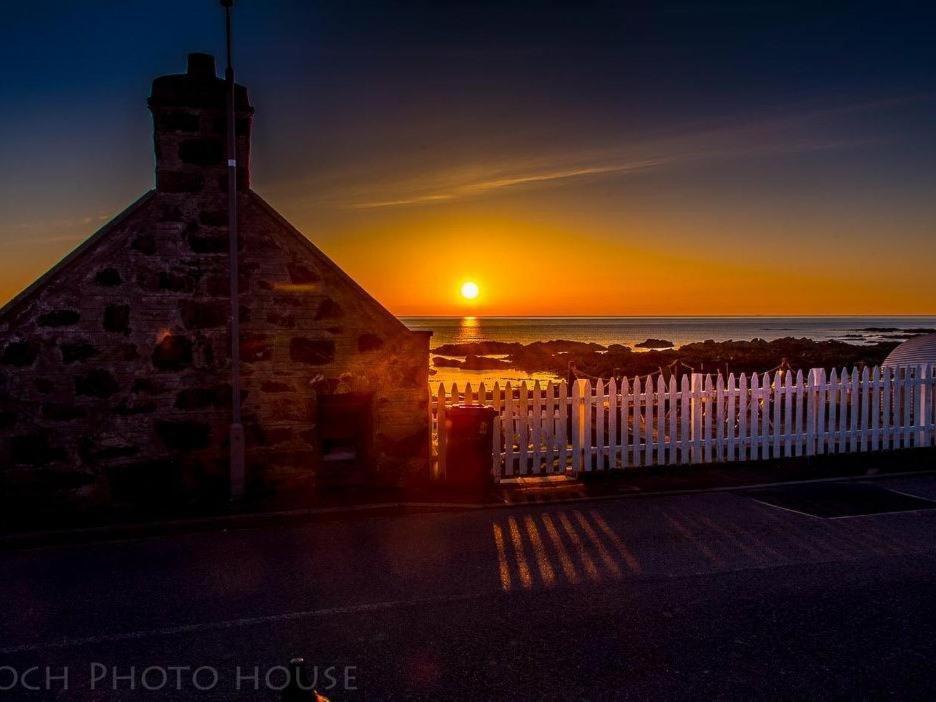 Pew With A View - Seafront Cottages Sandhaven Eksteriør billede