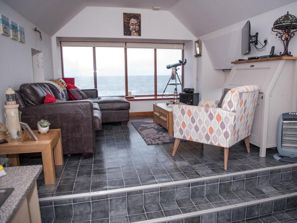 Pew With A View - Seafront Cottages Sandhaven Værelse billede